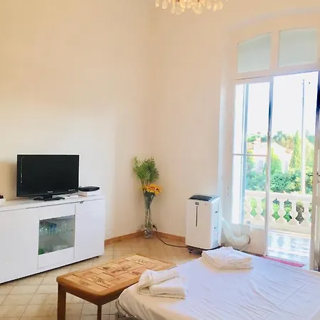 Winter Palace * Cannes