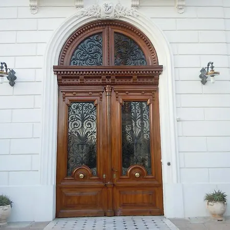 Winter Palace Apartmán Cannes