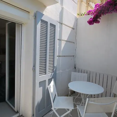 Winter Palace Apartman *